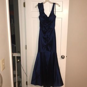 Women’s Navy Gown for formal event